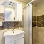 Ada 1 Vila